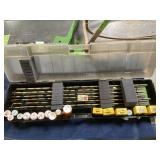 12 arrows w/misc  points & broadheads