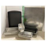 COOKIE SHEETS AND BAKING DISHES