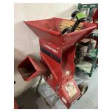 TROY BILT TOMMYHAWK SHIPPER SHREDDER  5 HP BRIGGS