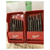 MILWAUKEE DRILL SET  MISSING 2 SMALL BITS
