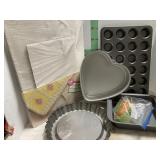 MUFFIN TINS & cake pans