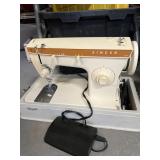SINGER SEWING MACHINE