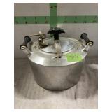 SMALL PRESSURE COOKER  3 QT?