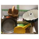 KITCHEN UTENSILS AND CAKE PANS