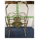 METAL MAGAZINE RACK