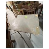 TABLE ON WHEELS  24" X 25" X 28"