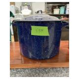 MEDIUM ENAMEL ROASTER