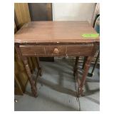 END TABLE 22" X 15" X 28"