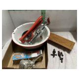 VINTAGE KITCHEN UTENSILS