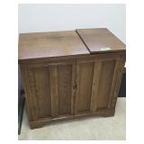 SEWING MACHINE CABINET W/HUSQVRNA VIKING
