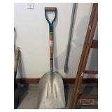 ALUMINUM SCOOP SHOVEL