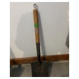 SQUARE SHOVEL SHORT HANDLE