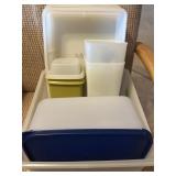TUPPERWARE CONTAINERS WITH LIDS