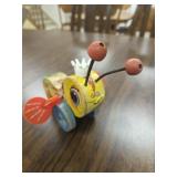 QUEEN BUSY BEE PULL TOY