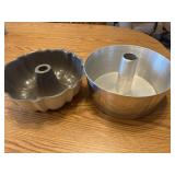 BUNDT CAKE & ANGEL FOOD CAKE PANS