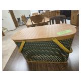 WICKER PICNIC BASKET