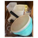 MISC TUPPERWARE & MEASURING CUPS