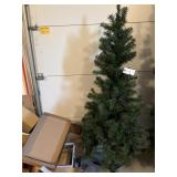 5 FT LIGHTED CHRISTMAS TREE