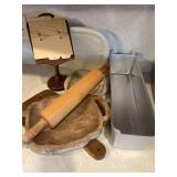 ROLLING PIN, CUTTING BOARD BREAD PAN