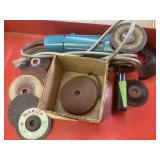 Makita Grinder w/extra disks