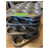 7 MUFFIN TINS