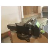 6" BENCH VISE
