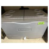RUBBERMAID COOLER