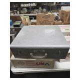 Metal Case w/sylvania bulbs 17 x 15 x 6
