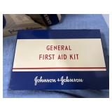 JOHNSON & JOHNSON FIRST AIDE KIT