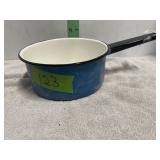 ENAMEL POT W/HANDLE