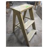 2 step wood step ladder