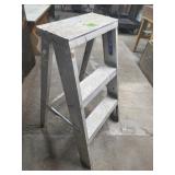 2 step aluminum stepladder