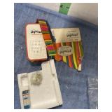 Hipster Fabuloyds Model 8R29  AM-FM