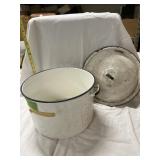 ENAMEL POT W/LID