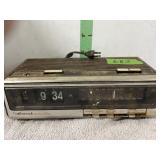 Montevech AM-FM Clock Radio