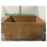 YAKIMA APPLE BOX 12" X 11" X 17"