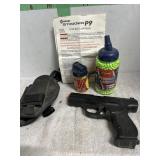 CROSSMAN PLASTIC PELLET PISTOL