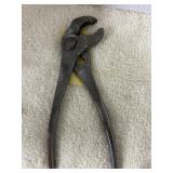 RIGHT ANGLE PLIERS
