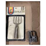 FROG GIG & FISH SCALE