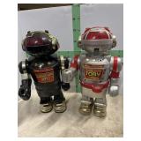 2-TOY ROBOTS