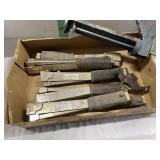 CAULKING GUN & HAMMER TACKERS