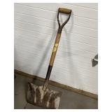 Square nose shovel