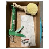 misc. scrub brushes