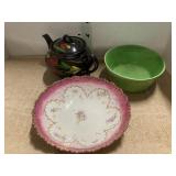 Tea Pot & 2 bowls
