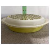 Pyrex Divided Dish w/lid