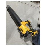 DEWALT 20V LEAF BLOWER W/ BATTERY & CHARGER