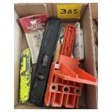 SELF CENTERING HANDHELD DOWELING JIG,