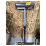 ADJUSTABLE ROLLER STAND