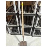 ROUND NOSE SHOVEL
