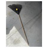 PLASTIC LEAF RAKE